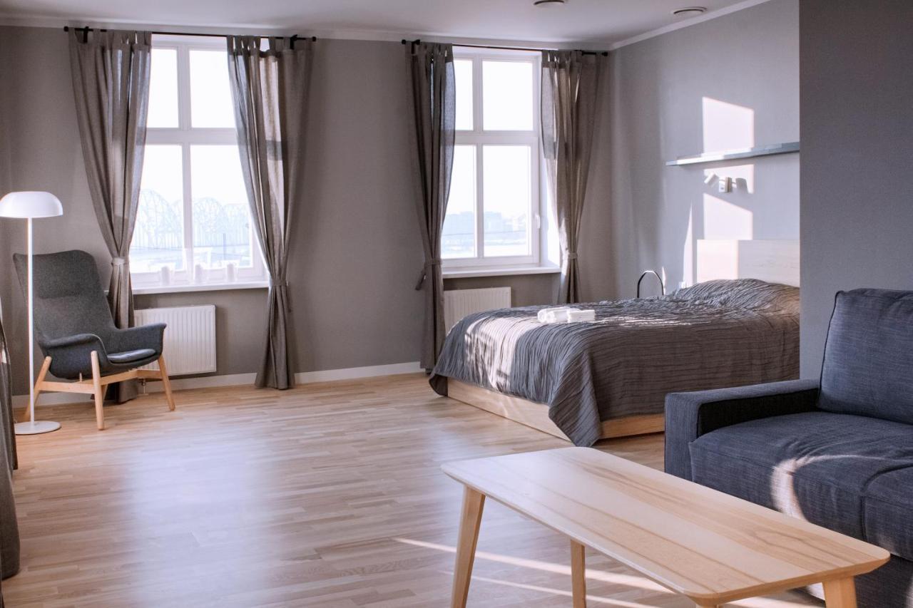 Modern Apartment In Old Riga With A River View Buitenkant foto