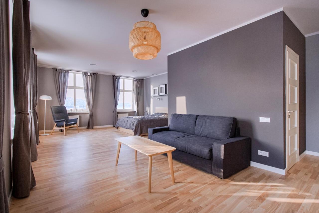 Modern Apartment In Old Riga With A River View Buitenkant foto