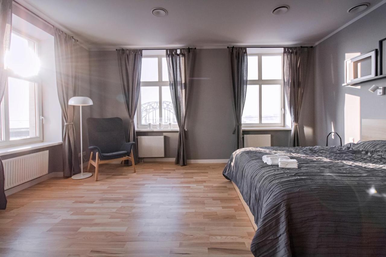 Modern Apartment In Old Riga With A River View Buitenkant foto